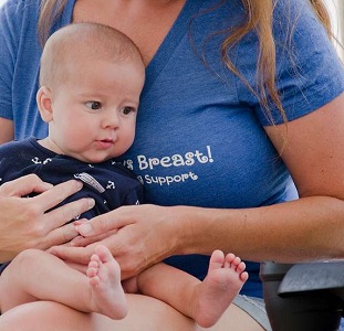 Choosing Between Natural and Artificial Breastfeeding